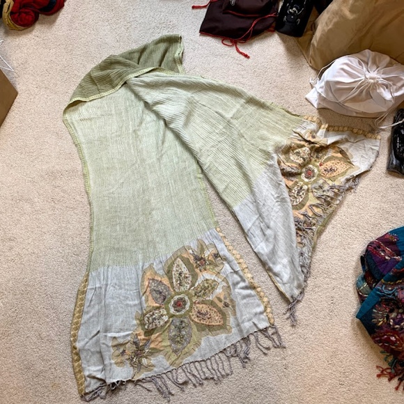 Anthropologie Green Embroidered Flower Scarf - Picture 4 of 4